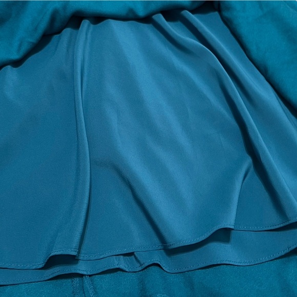 Alice + Olivia Adrianna Short Sleeve Faux Wrap Dress in Dark Turquoise Size 4 - Picture 8 of 10